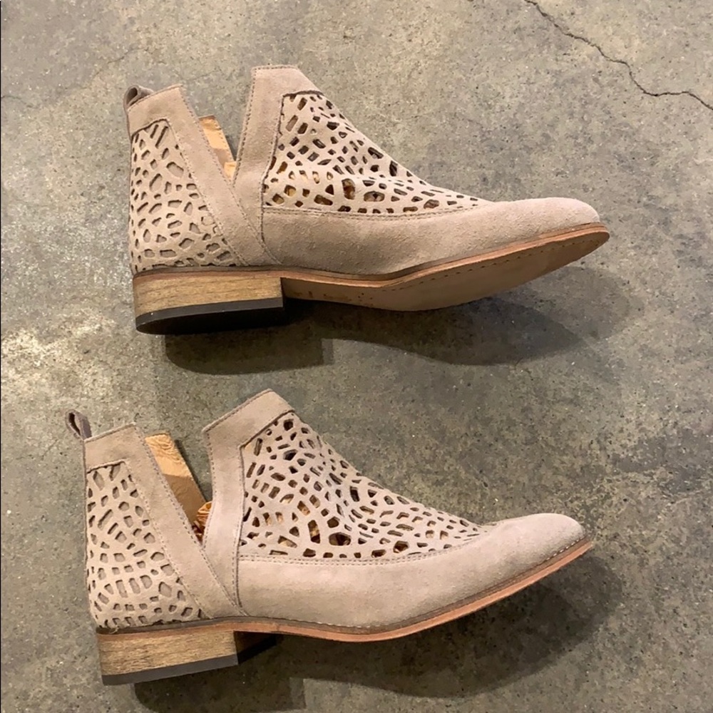 Howsty Nekal Shoe